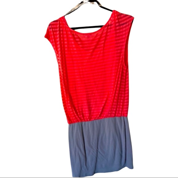 GUESS Mini Dress – Size Small 💖 Chic & Stylish! 💖 - Picture 1 of 5